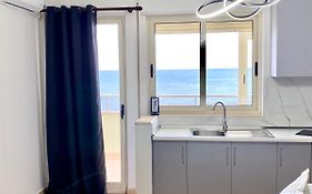 Cozy Seaview Apartment Vollga Central
